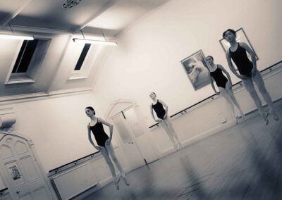 Morningside Dance Academy, Dance School Edinburgh, Ballet Dance Classes, Modern Dance Classes, Tap Dance Classes, Jazz Dance Classes, Scholars Dance Classes,, Commercial Dance Classes, Flexibility, Agility & Stretch Classes, Contemporary Lyrical Dance Classes, Scotland, UK